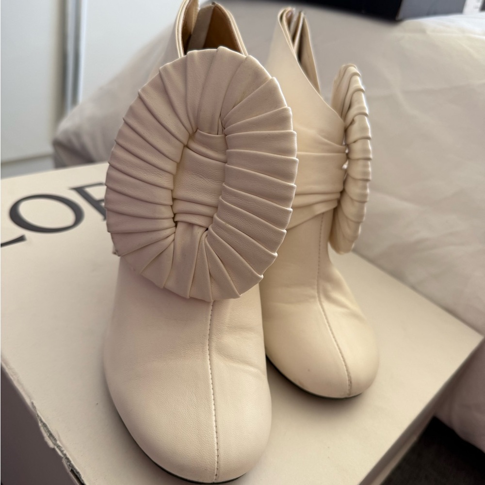 Elegant Cream Ankle Boots with Pleated Accent